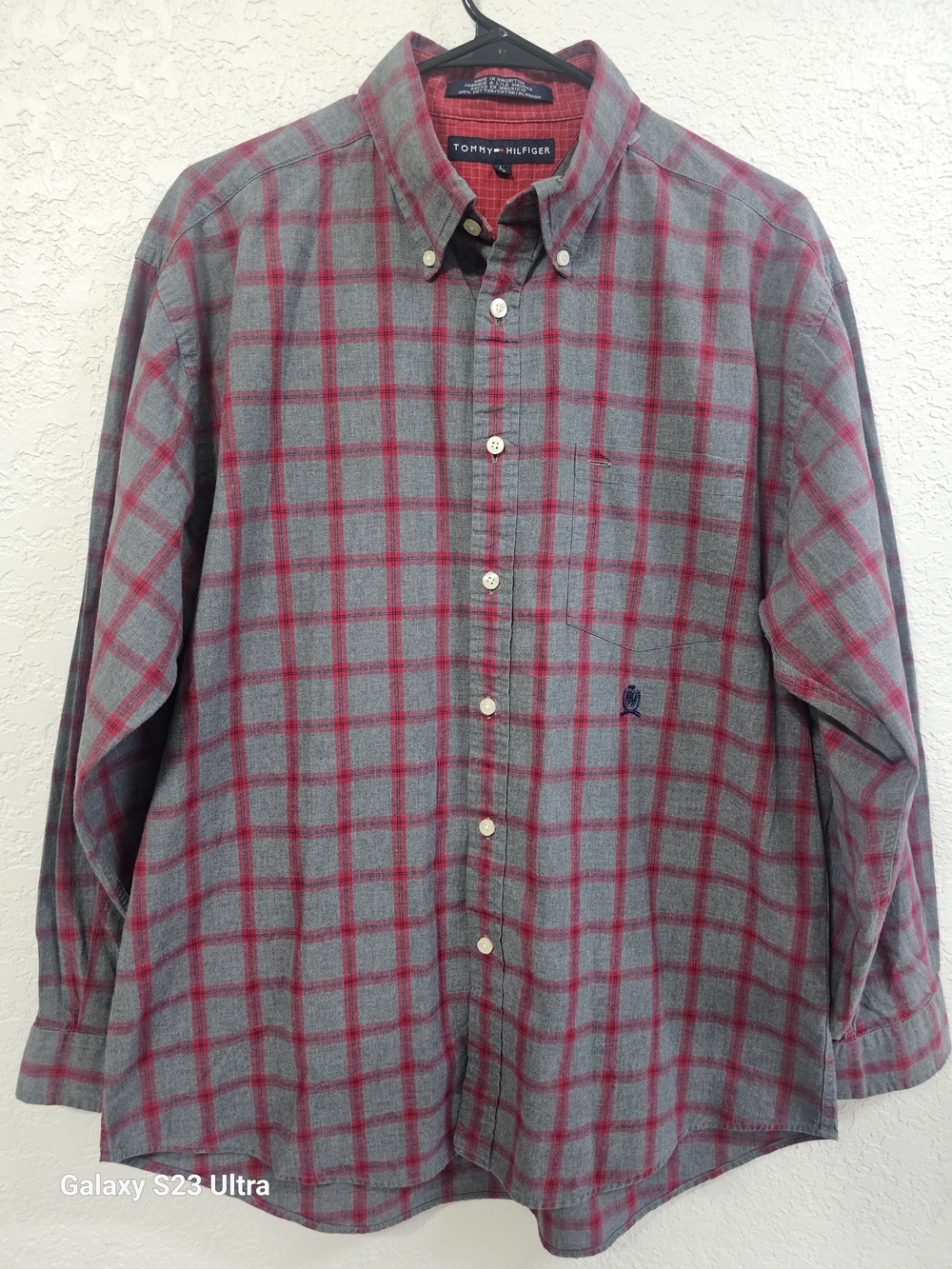 Tommy Hilfiger Men's Gray & Red Plaid Button-Down Shirt